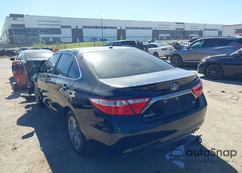 2015 Toyota Camry Se z USA, uszkodzony, nr VIN 4T1BF1FK8FU022721